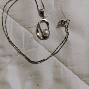 Elegant Silver Pearl Pendant Necklace
